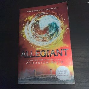 Allegiant Book📖